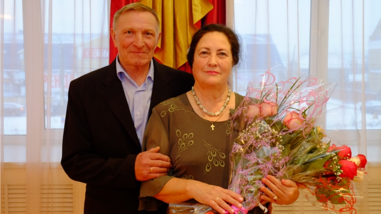 Во Дворце бракосочетаний г.Канаш прошло чествование золотого юбилея супругов Воеводиных Михаила Кузьмича и Розы Ивановны