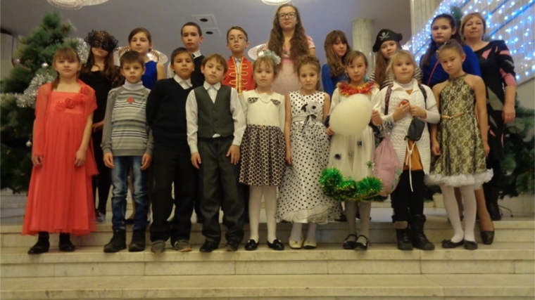 Дети из Мариинско-Посадского района на новогоднем представлении в городе Чебоксары