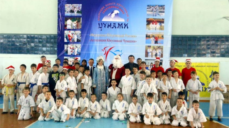 В Ленинском районе г.Чебоксары прошел большой семейный спортивный праздник &quot;Новогодние старты&quot;