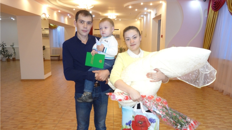 В городе Канаш в канун Нового года родился 650 новорожденный