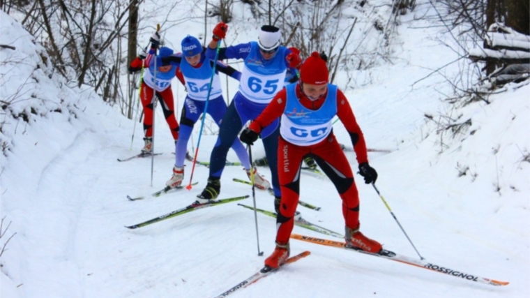 В рамках Декады спорта и здоровья лыжники-гонщики города Канаша готовятся к основным стартам нового 2016 года