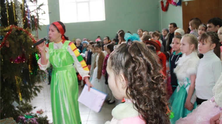 Состоялась благотворительная Рождественская ёлка главы администрации Урмарского района