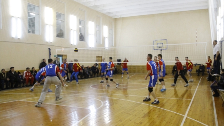 Традиционный ветеранский Новогодний турнир среди сильнейших волейболистов Чувашской Республики