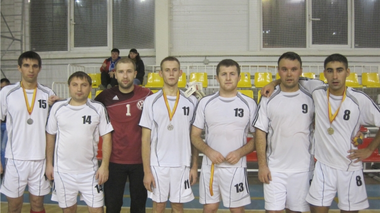 Команда «Канмаш-Лидер» - призер Первенства Чувашской Республики по мини-футболу сезона 2015-2016 года во втором дивизионе