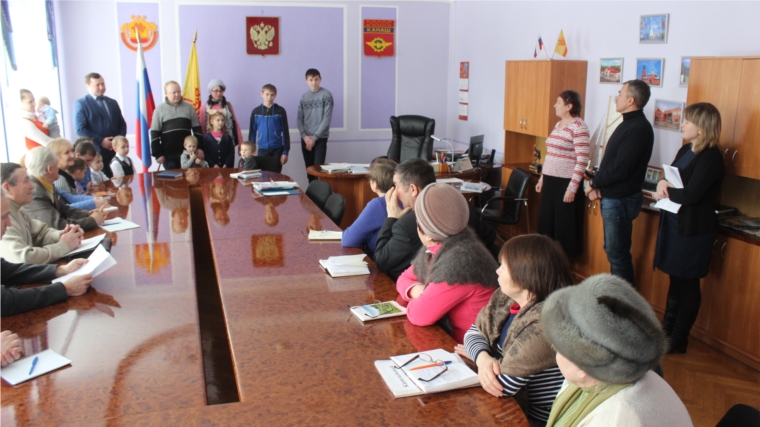 Две многодетные семьи г. Канаш стали обладателями новых благоустроенных квартир