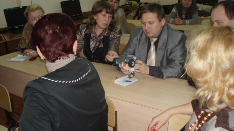 В городе Канаше состоялся семинар с учителями информатиками и ответственными лицами за реализацию республиканского проекта «Профильные инженерно-технические классы»
