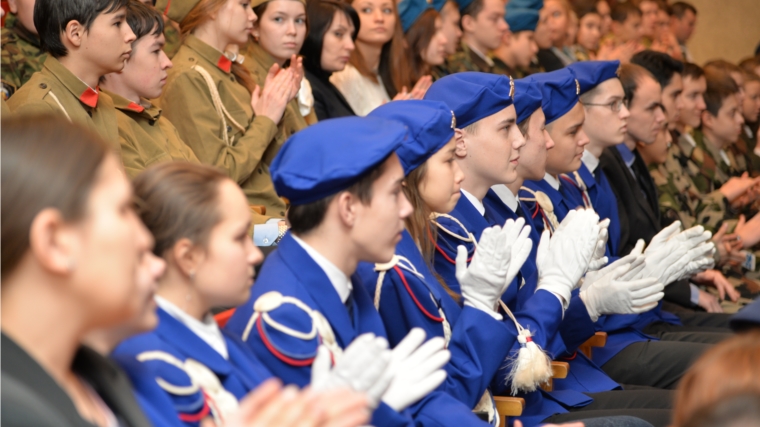 Глава города Леонид Черкесов дал старт мероприятиям месячника оборонно-массовой, патриотической и спортивной работы в Чебоксарах