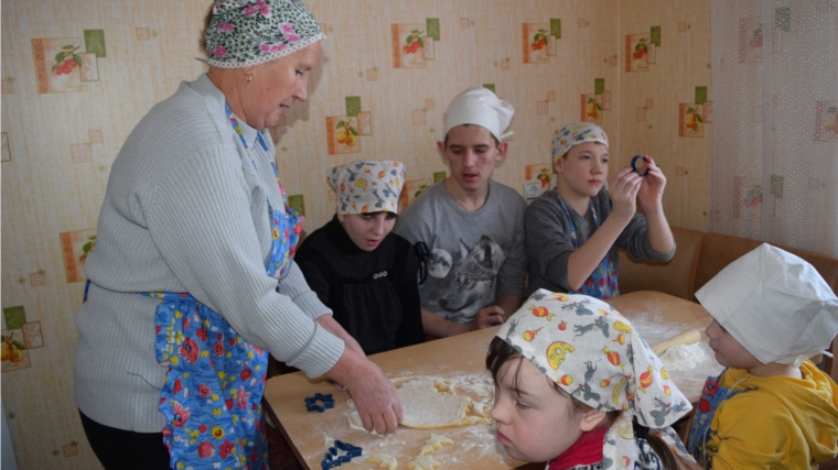 Занятие по кулинарии состоялось для воспитанников Канашского комплексного центра социального обслуживания населения