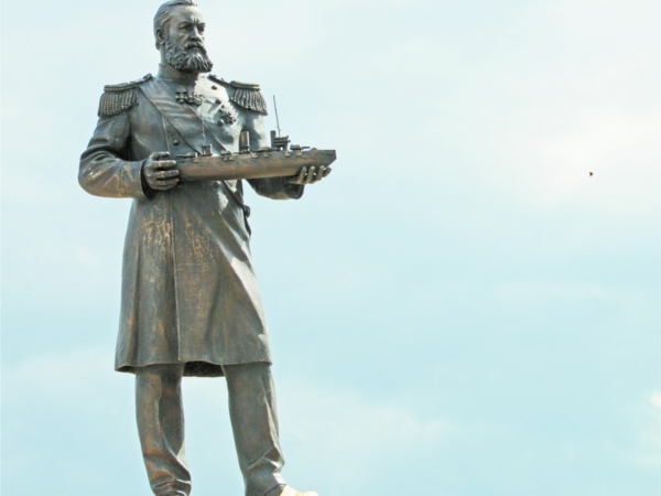 Память, воплощенная в камне и бронзе