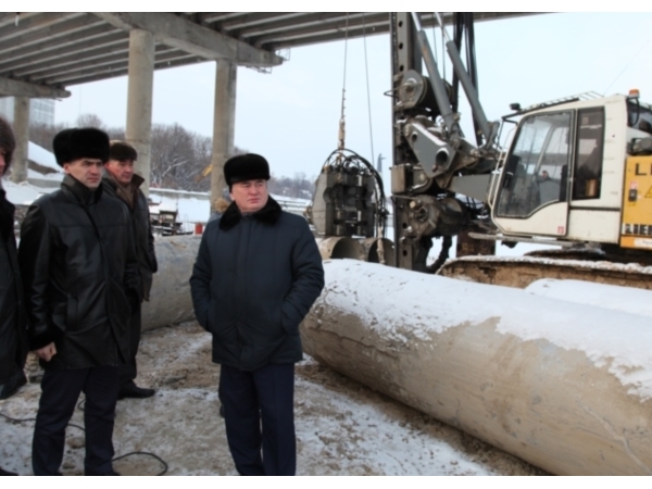 Алексей Ладыков:«Строительство I очереди Московского моста и подходов к нему ведется по графику» (YODDA Новости регионов России)