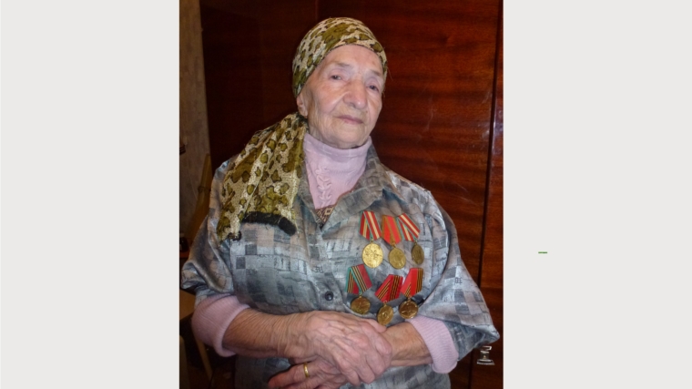 Среди боевых наград жительницы города Алатыря, ветерана Великой Отечественной войны О.П. Захаровой – медаль «За оборону Сталинграда»