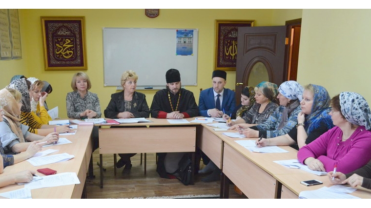 О противодействии деструктивным религиозным культам говорили на заседании Совета по делам национальностей и взаимодействию с религиозными объединениями города Шумерли