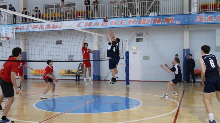 Победителем Школьной волейбольной лиги города Чебоксары среди юношей стала команда школы № 61