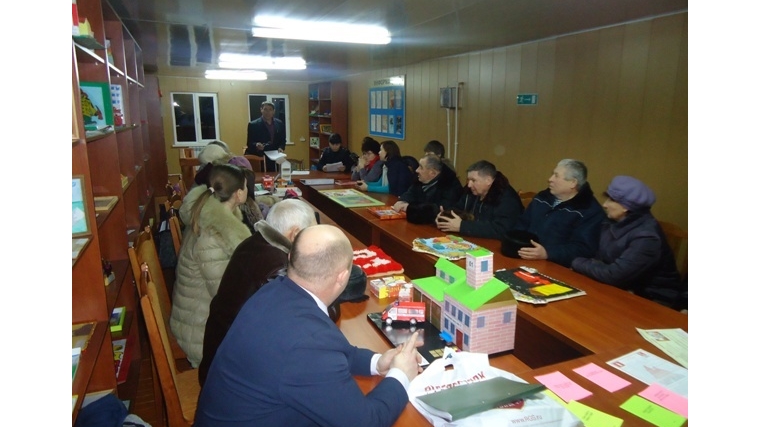 Глава администрации Вурнарского городского поселения Алексей Владимиров встретился с жителями Восточного микрорайона поселка Вурнары