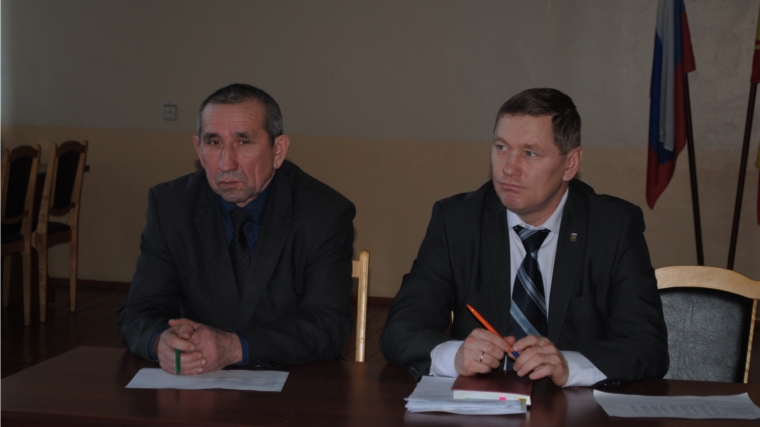 В зале заседаний администрации Шемуршинского района состоялось рабочее совещание с главами и специалистами сельских поселений