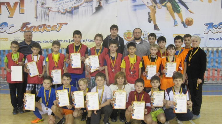 Определились победители и призеры первенства города Канаш по мини-футболу среди команд юношей 2003-2004 гг.р.