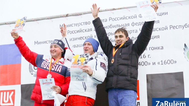Чебоксарский залив принял ледовые гонки второго этапа Кубка России