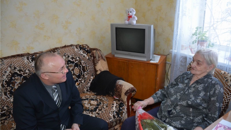 Долгожительница п. Вурнары принимала поздравления с 90-летним юбилеем