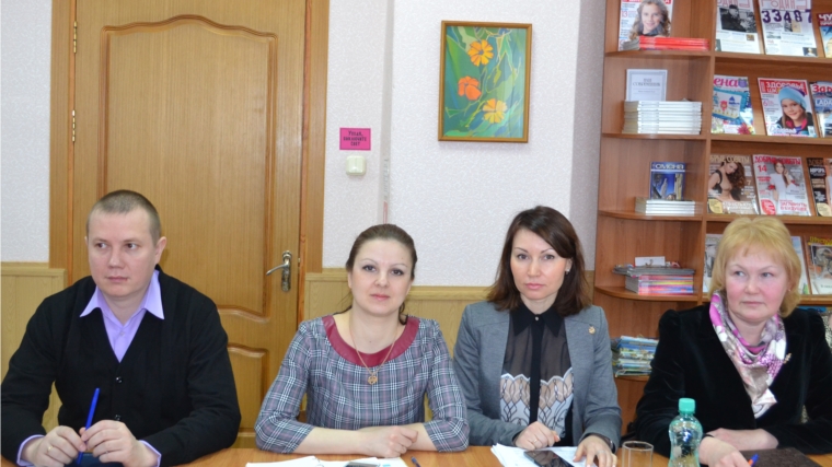 В Канаше прошел семинар-практикум «Профилактика зависимого поведения: актуальные проблемы и пути их решения» для библиотекарей Централизованной библиотечной системы и школьных библиотекарей