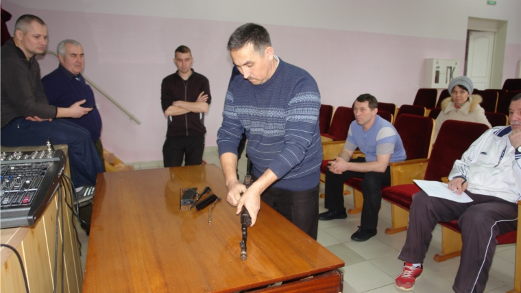 В канун Дня защитника Отечества - спортивный праздник для мужчин системы образования Шумерлинского района