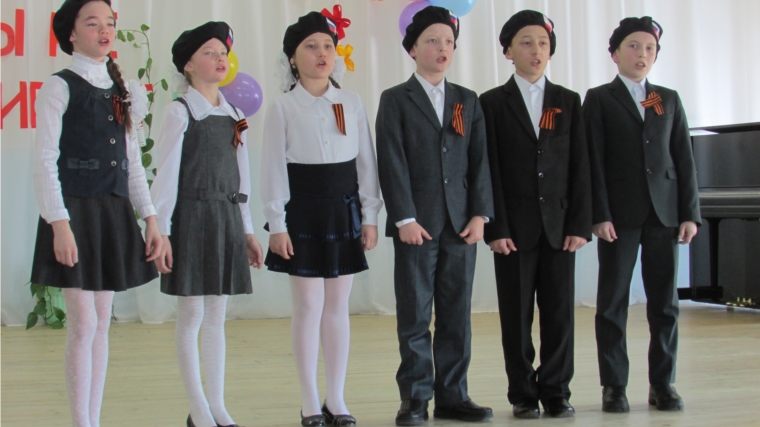 Среди красночетайских школьников прошел конкурс военно – патриотической песни «Солдат войны не выбирает»