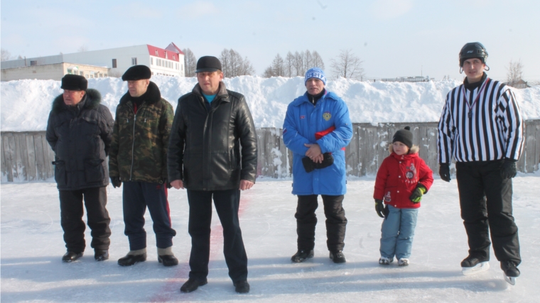 В Карабай-Шемуршинском сельском поселении состоялся хоккейный турнир, посвященный памяти инспектора ГИБДД В.В.Кузьмина
