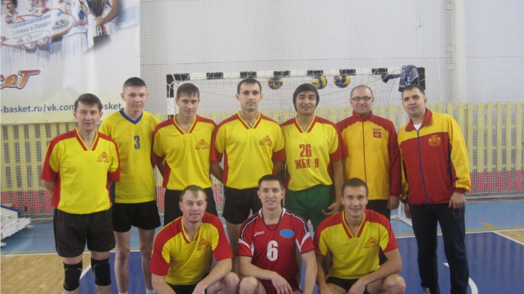 Сборная команда города Канаша включилась в борьбу за награды первенства Чувашской Республики по волейболу 2016 года среди мужских команд