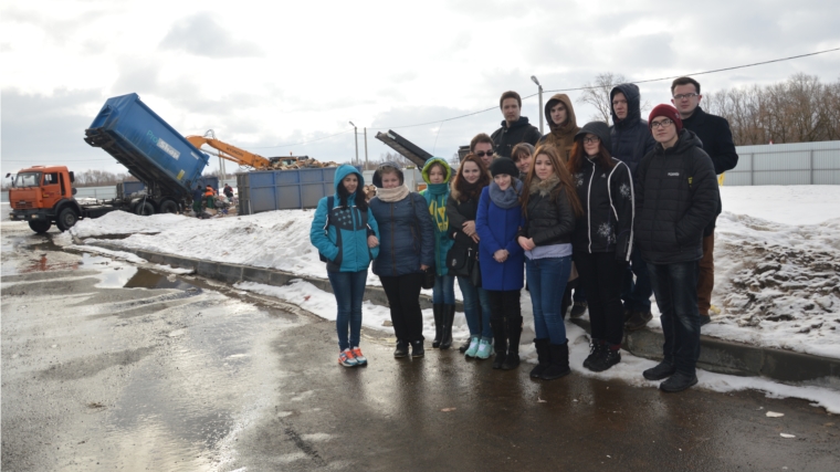 Члены Молодежного правительства города Новочебоксарска посетили ЗАО «Управление отходами»