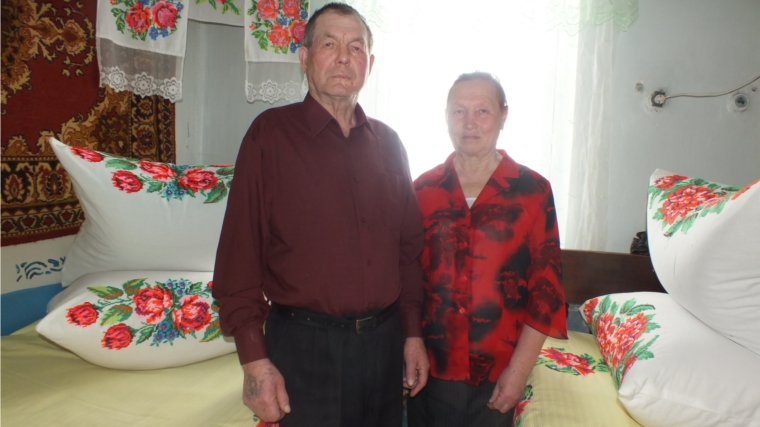 _Семья Ахмеровых отметила 45 лет супружеской жизни