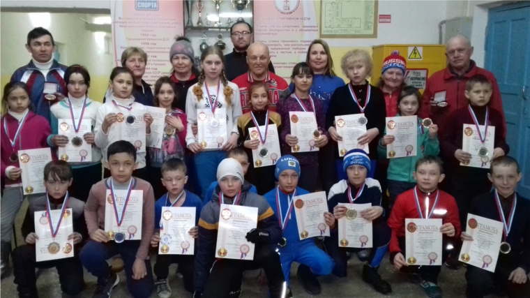 В городе Канаше стартовали соревнования по лыжным гонкам на призы Олимпийского чемпиона В.П. Воронков и Заслуженного тренера России В.Я. Григорьева
