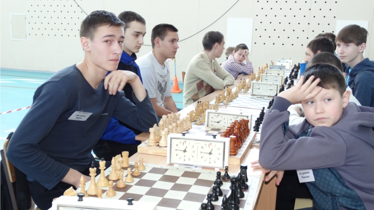 В Красночетайском районе проходит шахматный турнир среди школьников «Сурский край – шахматный край»