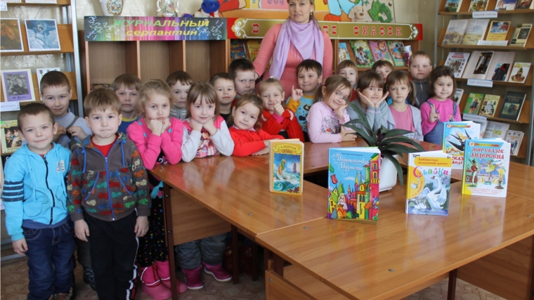 В весенние каникулы учащиеся школ г. Канаш продолжают посещать библиотеки