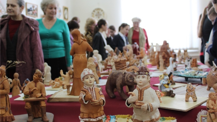 В Ядринском районом художественно-краеведческом музее состоялось открытие персональной выставки «В краю родном»