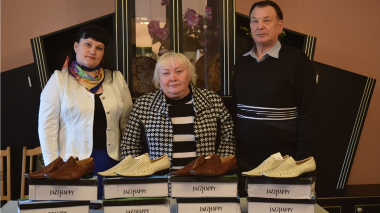 Неделя благотворительности в Канашском КЦСОН продолжается