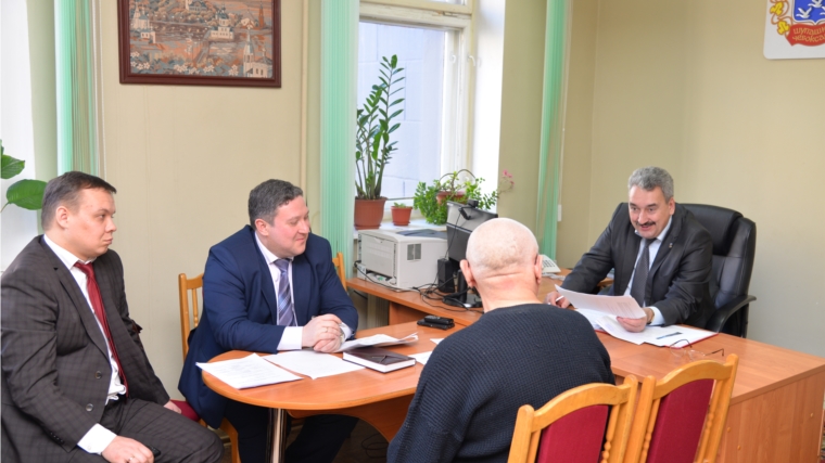 Глава города Чебоксары Леонид Черкесов провел прием граждан