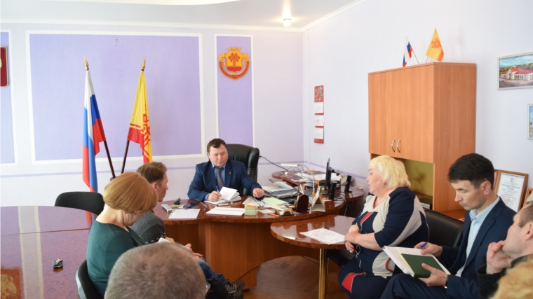 В Канаше состоялась встреча главы администрации г. Канаш В.В. Софронова с инициативной группой общества инвалидов
