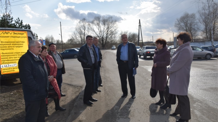 Глава администрации города Шумерли поручил полностью благоустроить улицу коммунальщиков