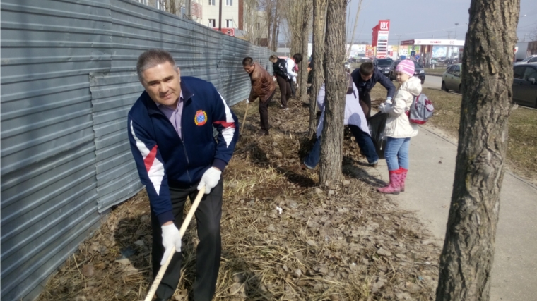 Вместе работать – здорово! Жители Ленинского района г. Чебоксары – активные участники общегородского субботника