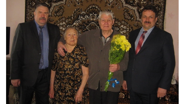 В преддверии 71-й годовщины Победы поздравления с 90-летием принимал участник Великой Отечественной войны Юрий Александрович Гришин