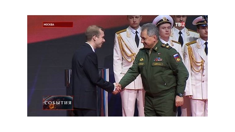 Выпускник отделения журналистики Чувашского госуниверситета Петр Вершинин награжден медалью &quot;Участнику военной операции в Сирии&quot;