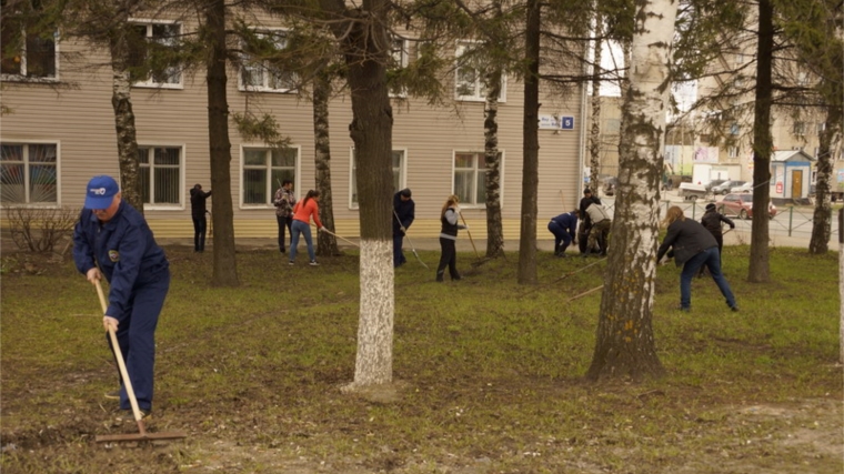 _Работники ГКЧС Чувашии внесли свой вклад в чистоту города