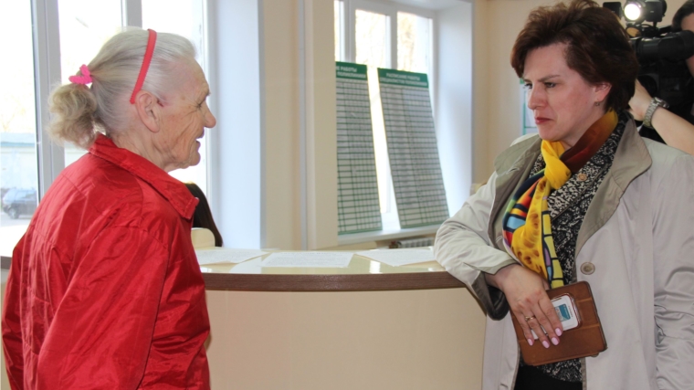 Министр Алла Самойлова встретилась с пациентами Городского клинического центра