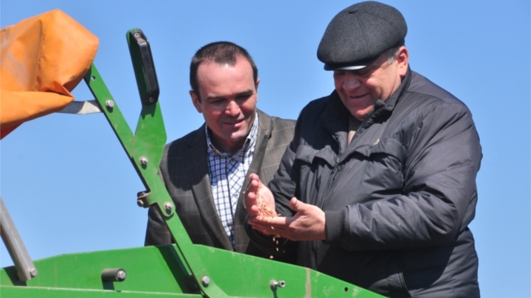 Глава Чувашии Михаил Игнатьев ознакомился с ходом весенне-полевых работ