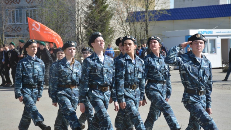 В поселке Вурнары проводятся репетиции юнармейцев к параду Победы