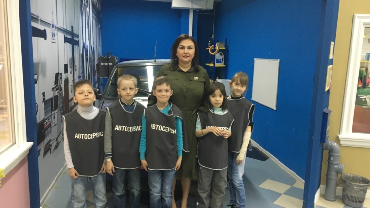В детском городе профессий "Делоград" прошло награждение победителей конкурса сочинений на тему профессий