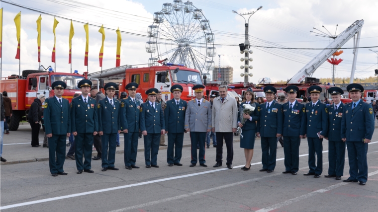 В День безопасности глава города Леонид Черкесов вручил дипломы победителям муниципального смотра-конкурса по охране труда на чебоксарских предприятиях