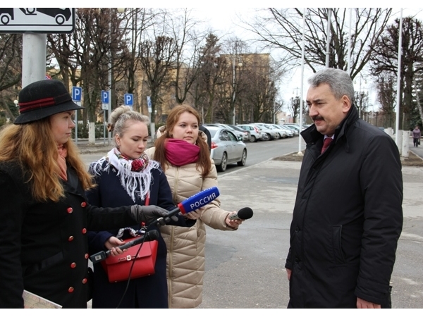 Леонид Черкесов призвал горожан активнее участвовать в наведении порядка в городе ("Чебоксары.ру")