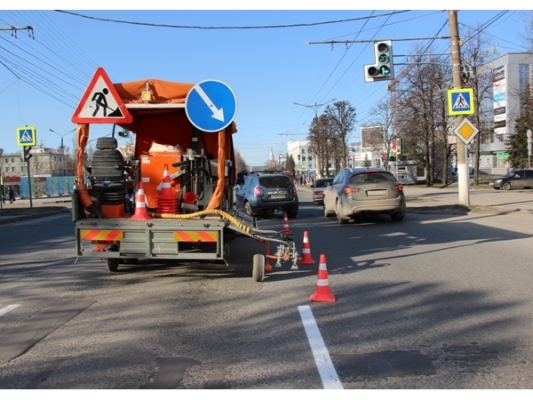 В Чебоксарах обновляют дорожную разметку ("Чебоксары.ру")