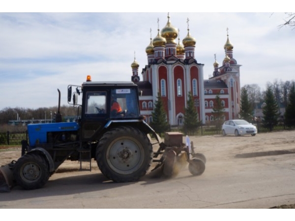 В Чебоксарах приводят в порядок территорию вокруг городских храмов ("Мой город Чебоксары")