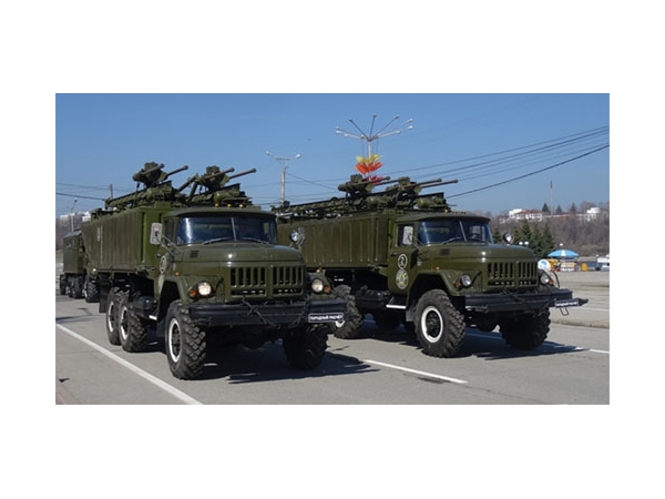 По Красной площади Чебоксар проехала колонна военной техники